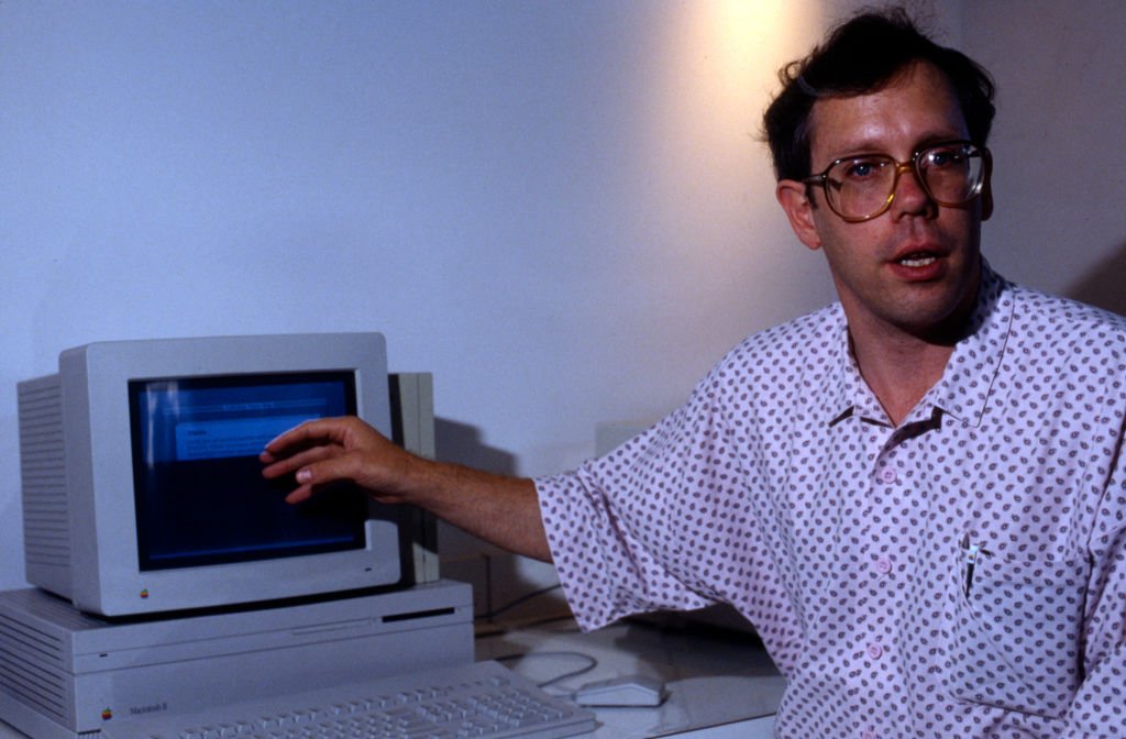 Pioneering Apple engineer Bill Atkinson dies at 74 Pioneering Apple engineer Bill Atkinson dies at 74