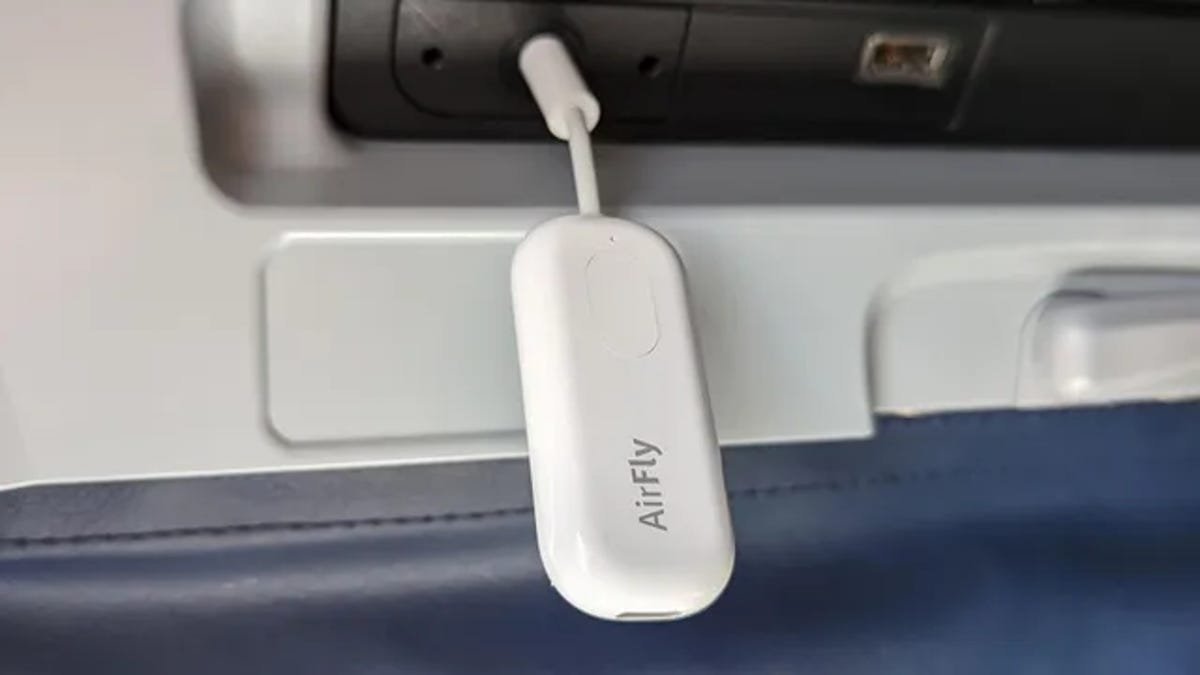 Airplane Audio Doesn’t Have to Suck and This Bluetooth Transmitter Proves It Airplane Audio Doesn’t Have to Suck and This Bluetooth Transmitter Proves It