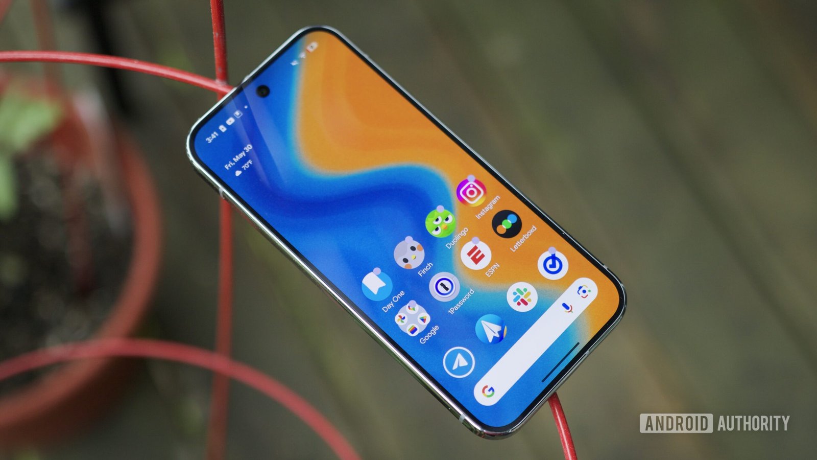 Android 16 QPR1 Beta 2 adds new animation for the power button long-press gesture Android 16 QPR1 Beta 2 adds new animation for the power button long-press gesture
