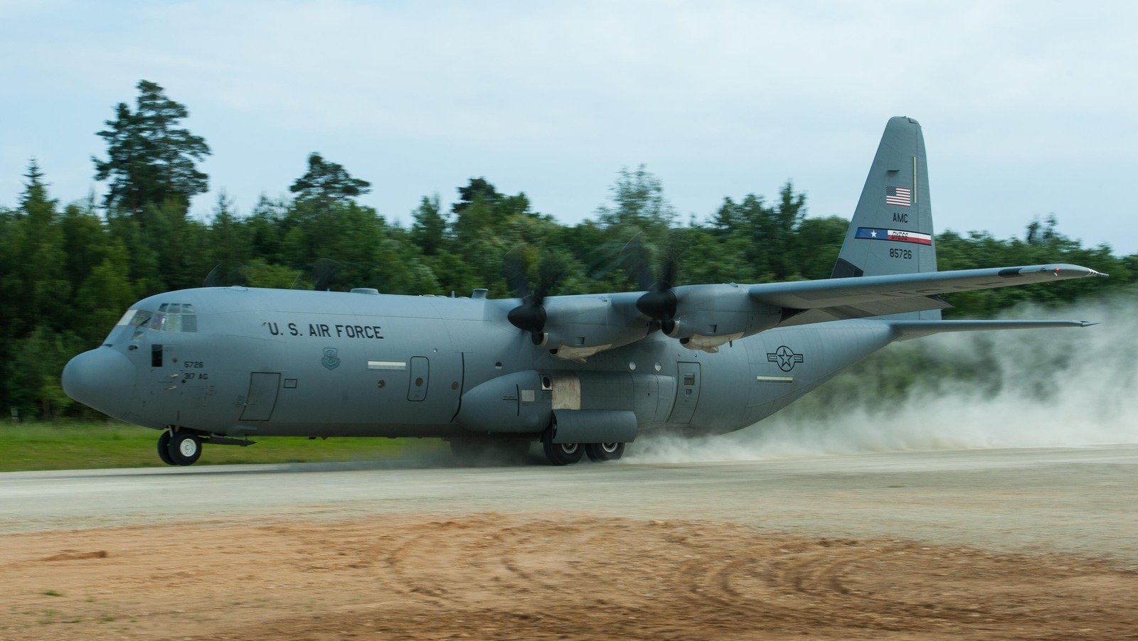 The C-130 Hercules Transport Plane Still Uses Propellers For This Reason The C-130 Hercules Transport Plane Still Uses Propellers For This Reason